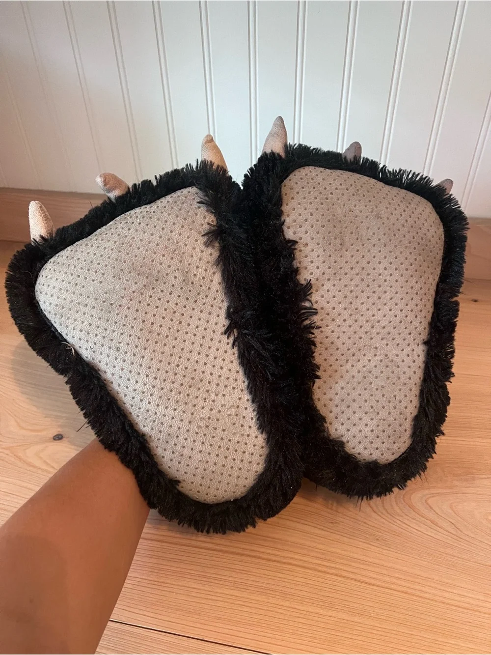 Black Plush Monster Claw Slippers sz 13-3